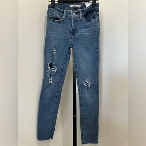 Women’s Levi’s 711 skinny jeans raw hem size 24